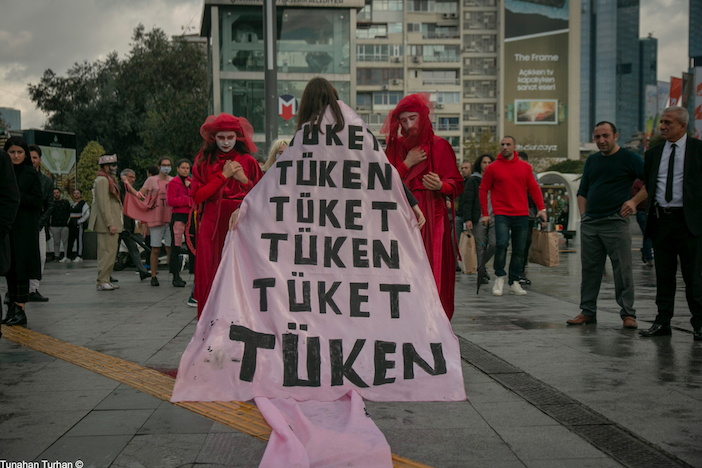 AREVATEM/Tüketerek tükeneceğiz